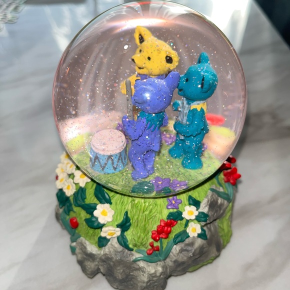 Rare 1999 Grateful Dead Bear Musical Snow Globe Excellent Condition Vintage HTF - Picture 4 of 5